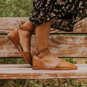 Roolee first impression flats